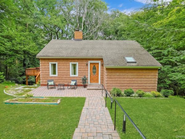 10 Highclere Lane , Valhalla, NY 10595