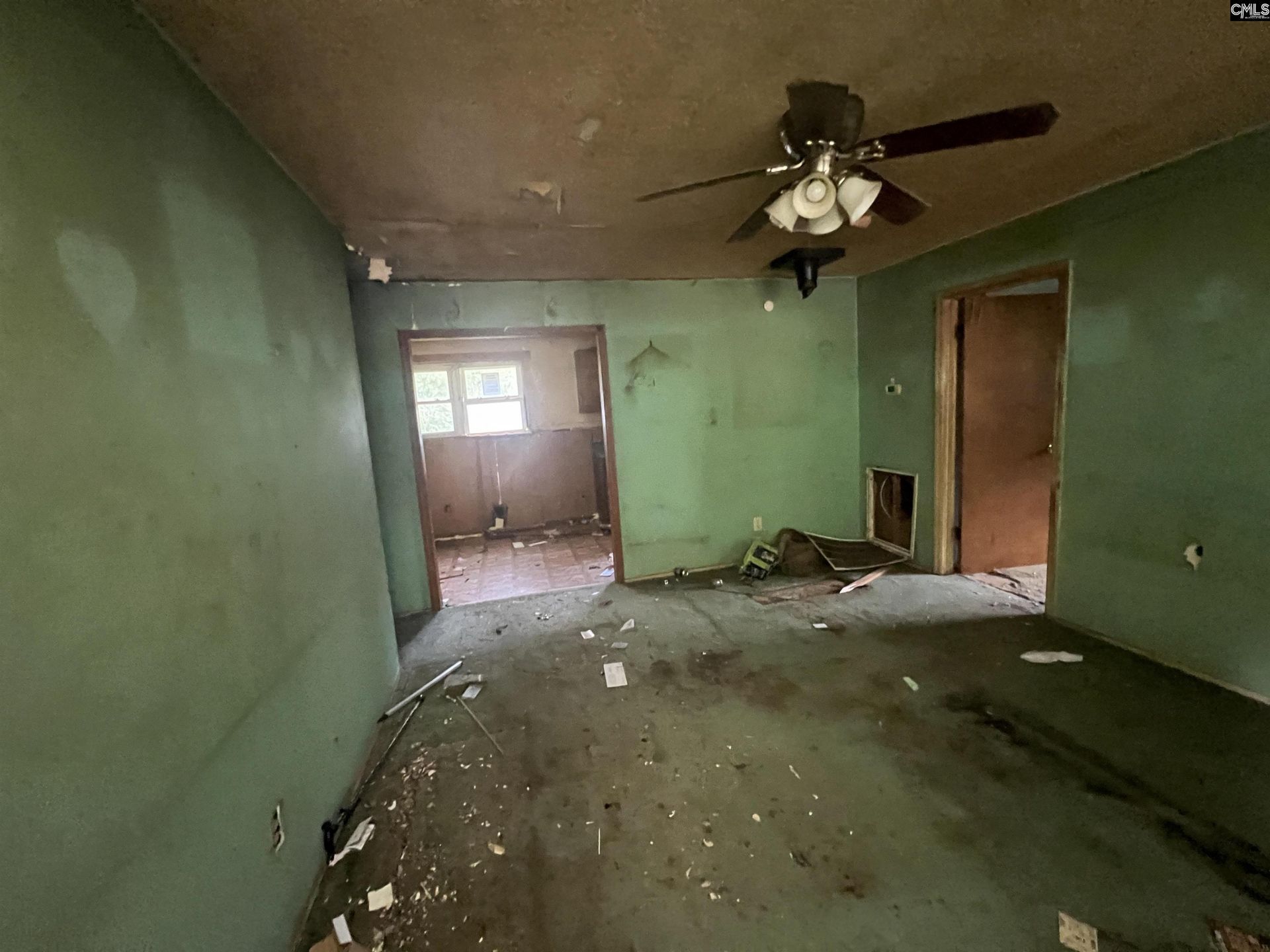 124 Middefield Road  Photo 5