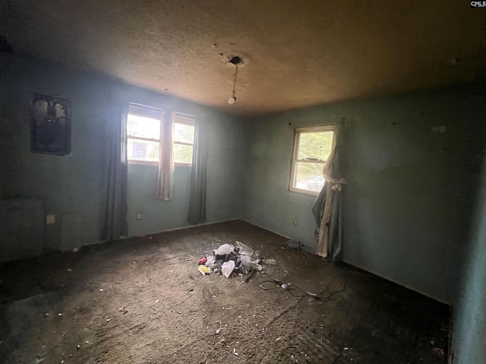 124 Middefield Road  Photo 8