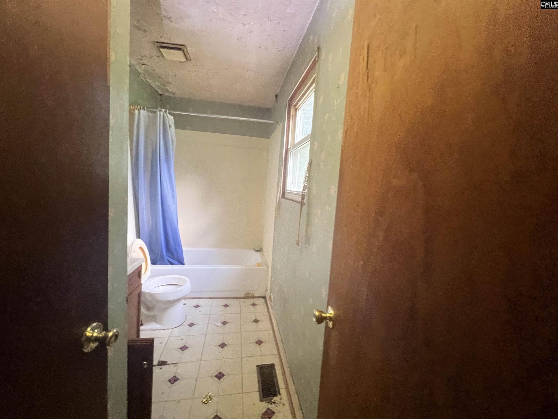124 Middefield Road  Photo 9