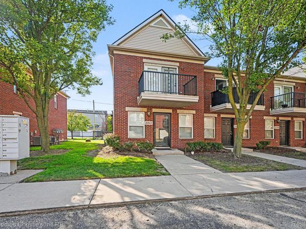 282 E Palmer Street, Detroit, Mi 48202