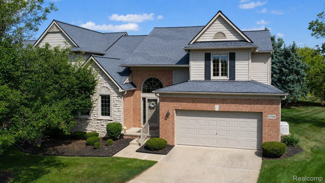 54796 Grenelefe Circle E, Lyon Township, Mi 48178 Main Photo