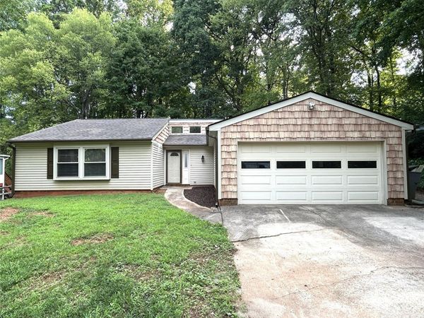 1725 Van Dyke Drive , Charlotte, NC 28213