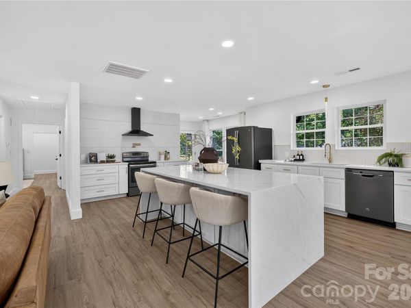 153 Woodlynn Drive , Charlotte, NC 28214