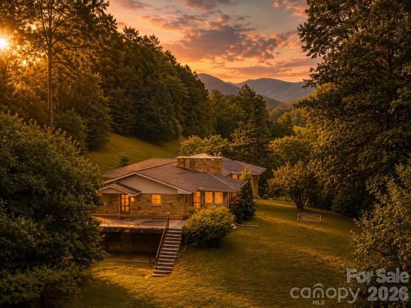222 Mitchell Mountain Road , Bryson City, NC 28713