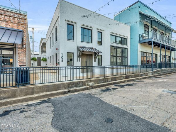 108 S Lafayette Street, Starkville, MS 39759