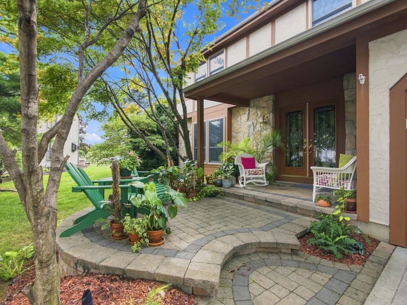 2368 Sherwington Court, Dublin, OH 43016 Photo 2