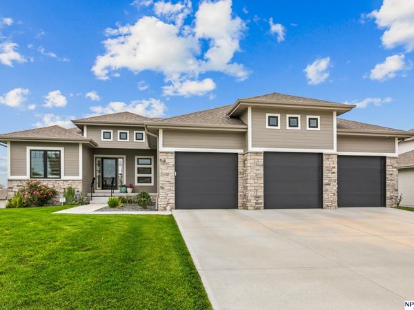 21774 K Street, Elkhorn, NE 68022