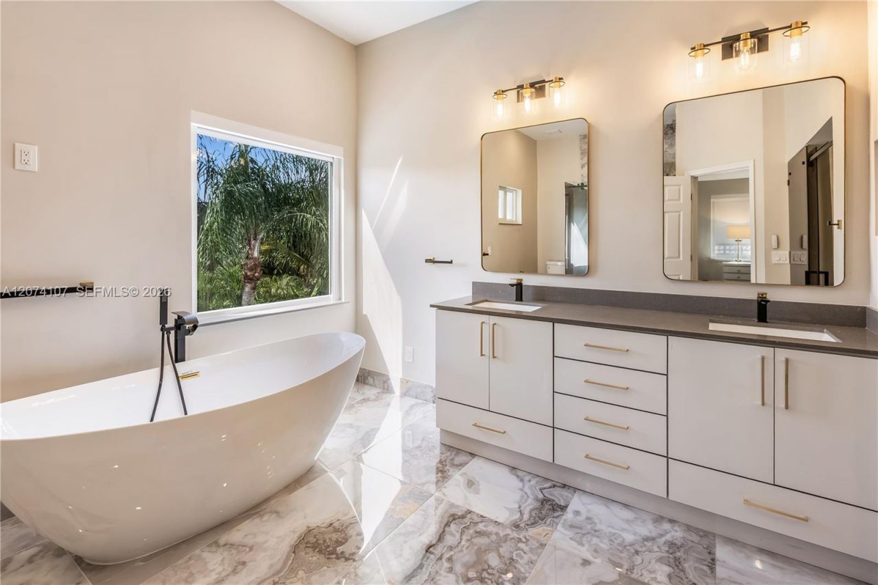 15724 NW 11th St, Pembroke Pines, FL 33028 Photo