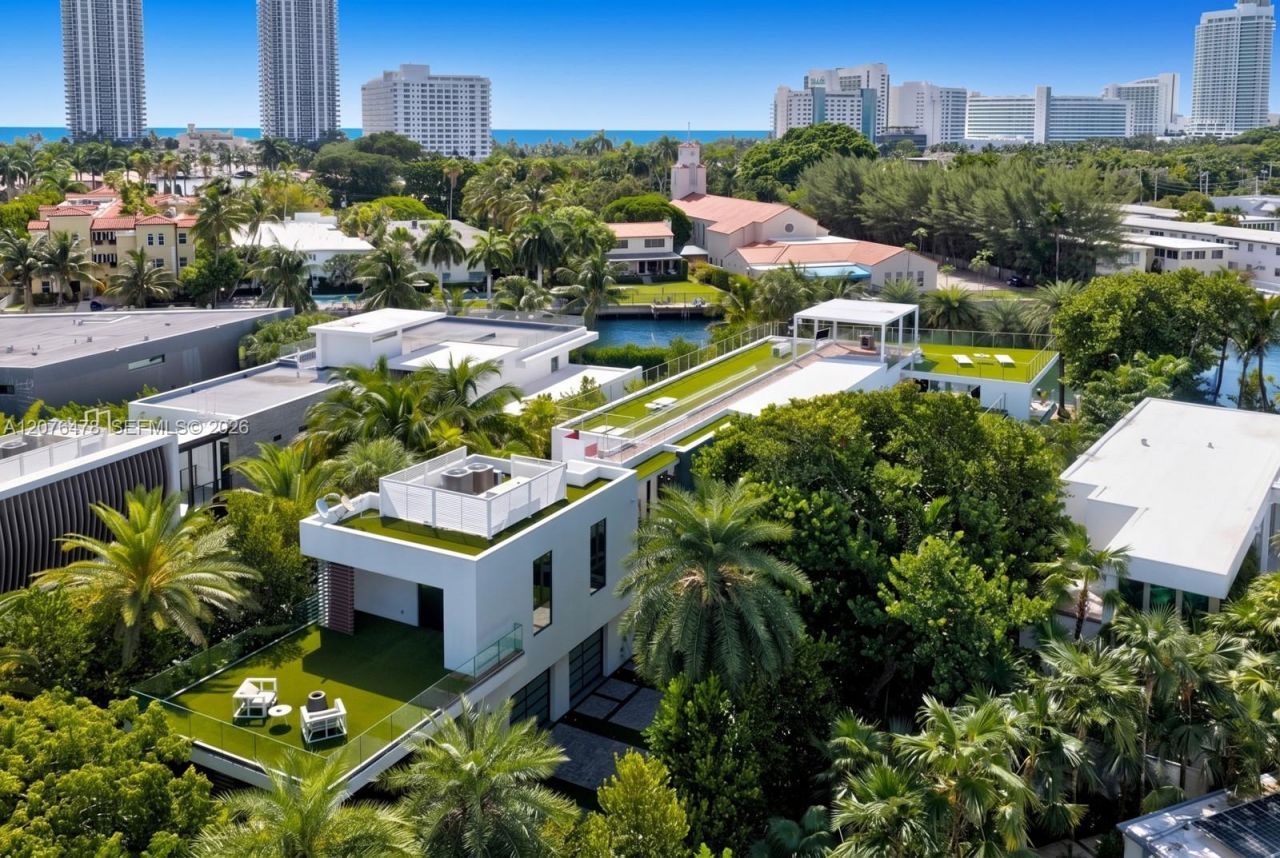 528 Lakeview Ct , Miami Beach, FL 33140 Photo