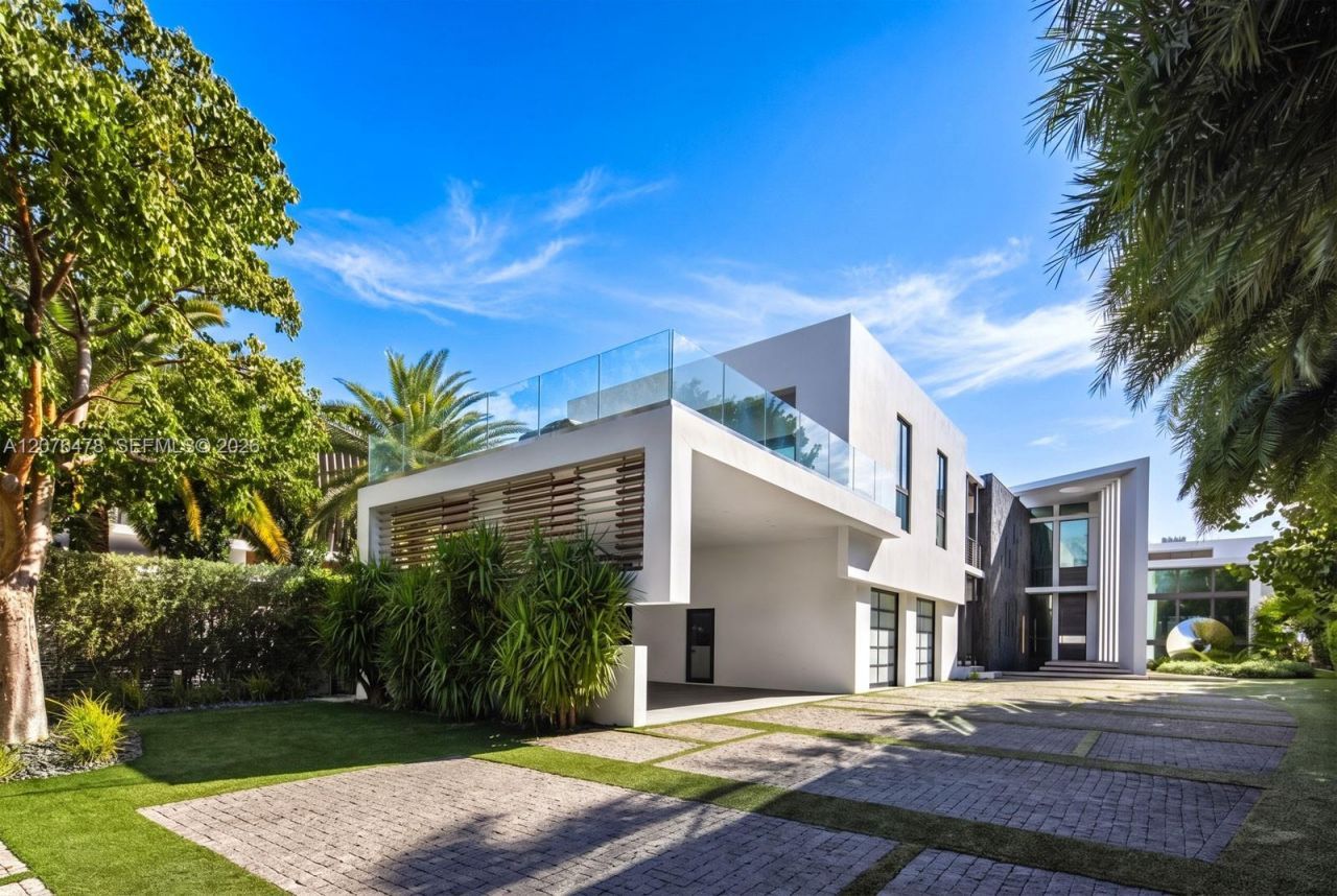 528 Lakeview Ct , Miami Beach, FL 33140 Photo