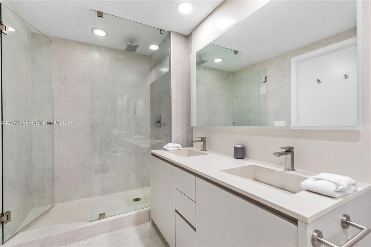 1010 Brickell Ave , Unit 1701, Miami, FL 33131 Photo