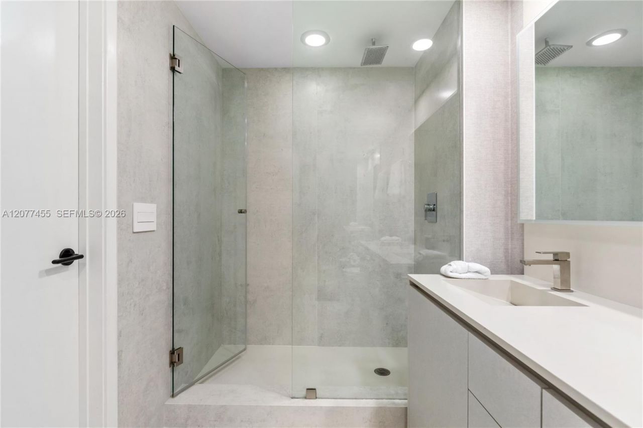 1010 Brickell Ave , Unit 1701, Miami, FL 33131 Photo