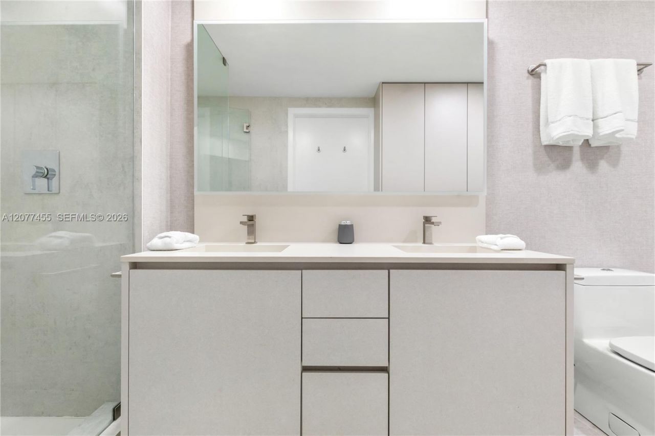 1010 Brickell Ave , Unit 1701, Miami, FL 33131 Photo