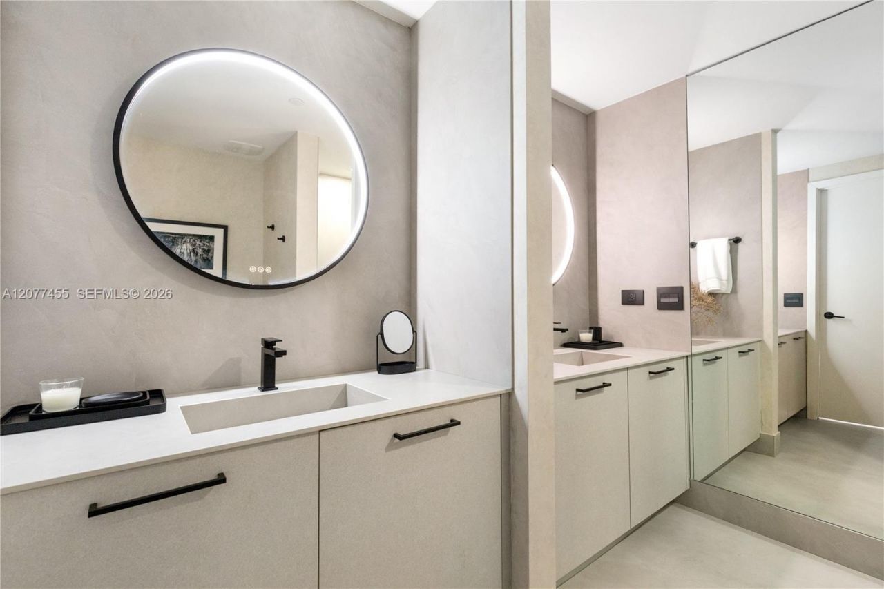 1010 Brickell Ave , Unit 1701, Miami, FL 33131 Photo