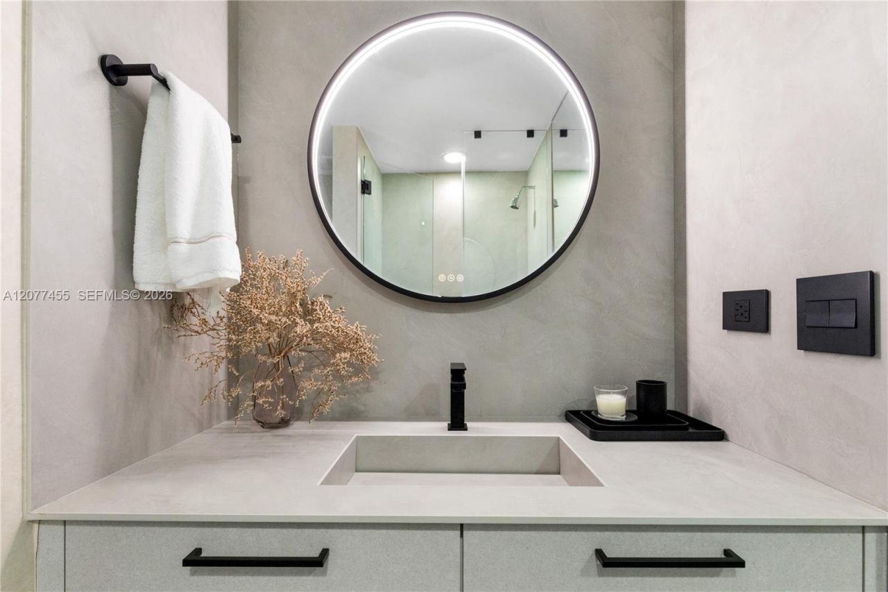 1010 Brickell Ave , Unit 1701, Miami, FL 33131 Photo