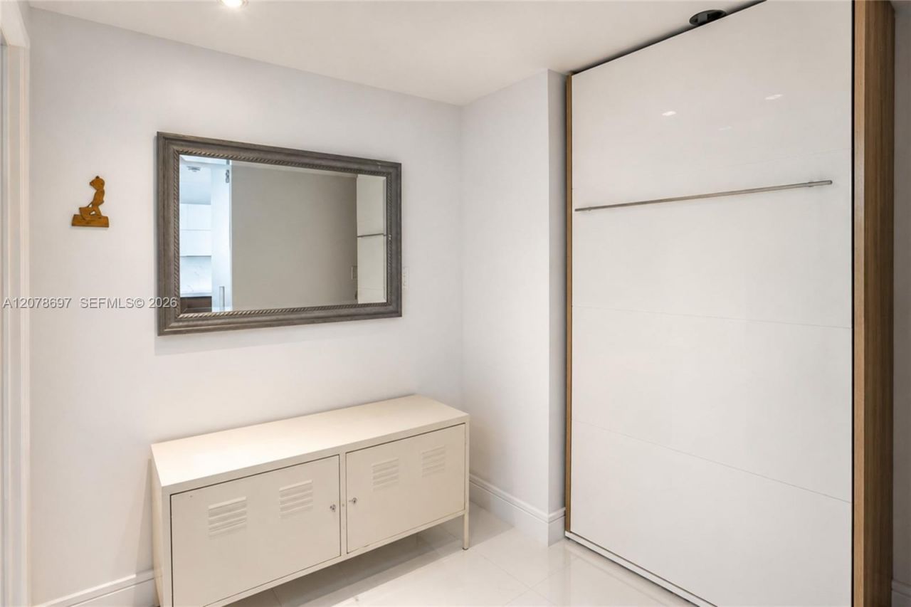 100 Lincoln Rd, Unit 1223, Miami Beach, FL 33139 Photo