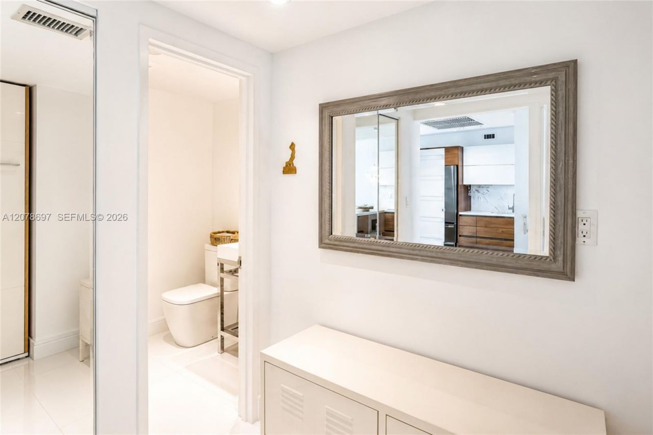 100 Lincoln Rd, Unit 1223, Miami Beach, FL 33139 Photo