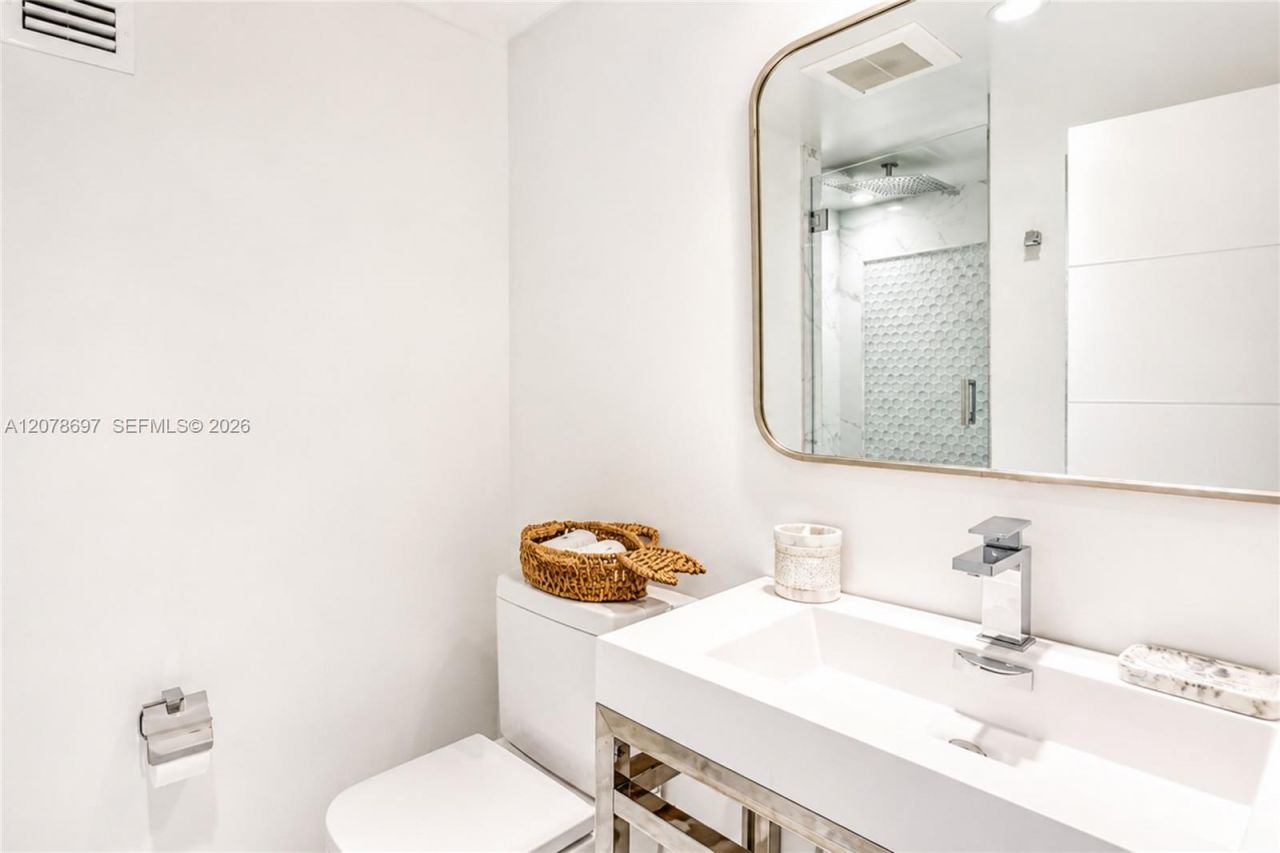 100 Lincoln Rd, Unit 1223, Miami Beach, FL 33139 Photo