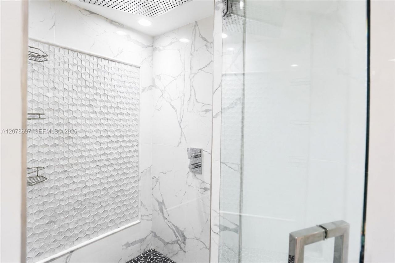 100 Lincoln Rd, Unit 1223, Miami Beach, FL 33139 Photo