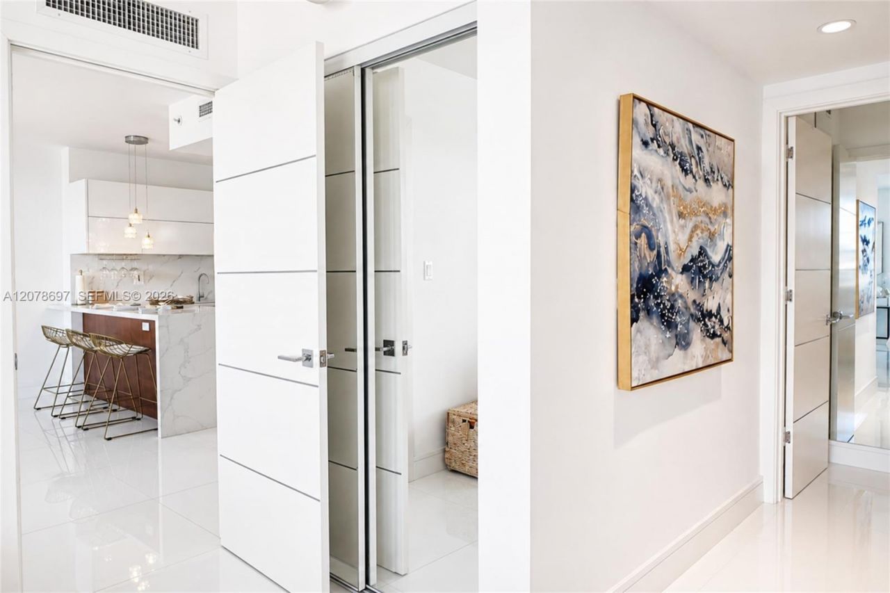 100 Lincoln Rd, Unit 1223, Miami Beach, FL 33139 Photo