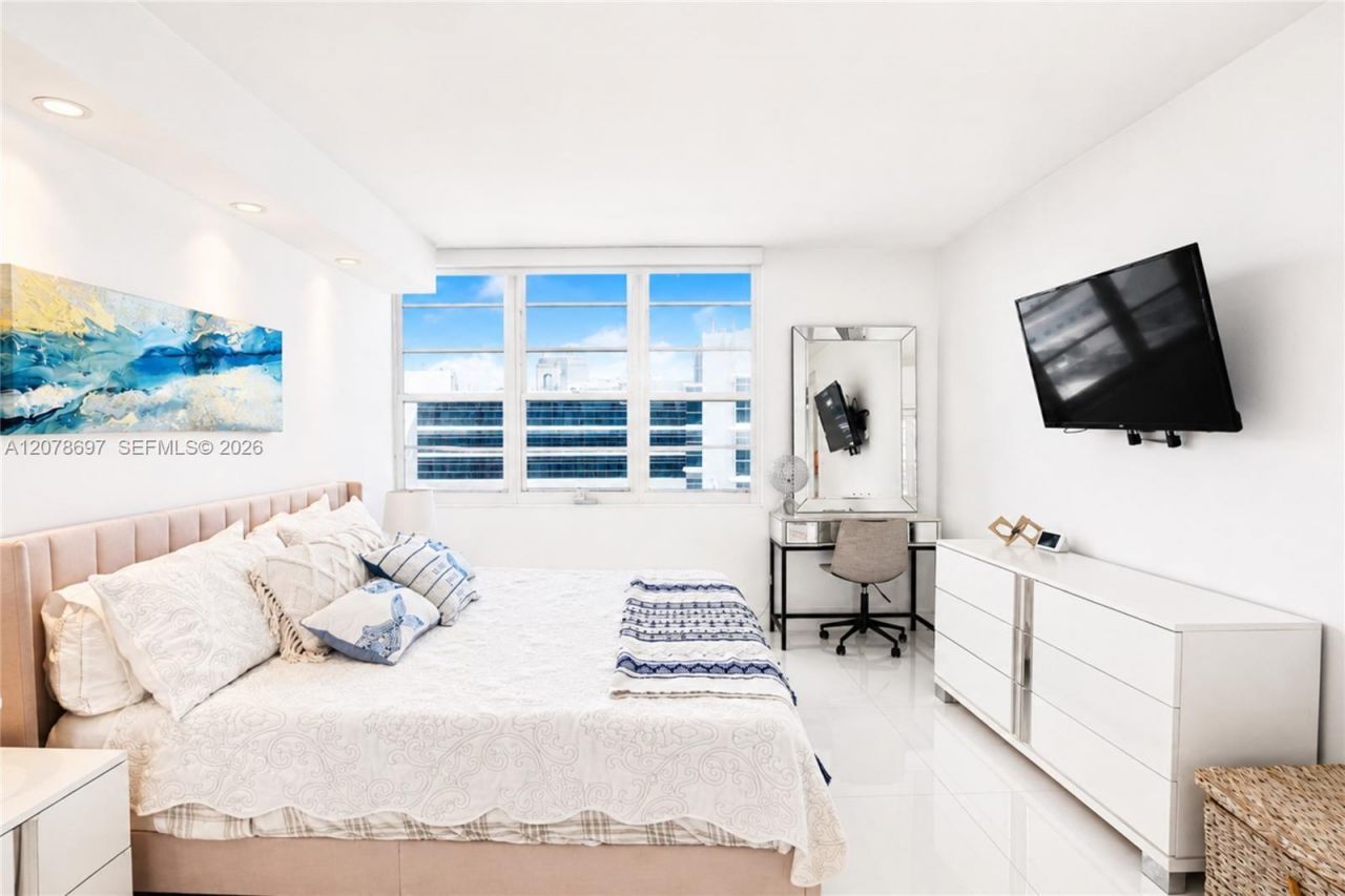 100 Lincoln Rd, Unit 1223, Miami Beach, FL 33139 Photo