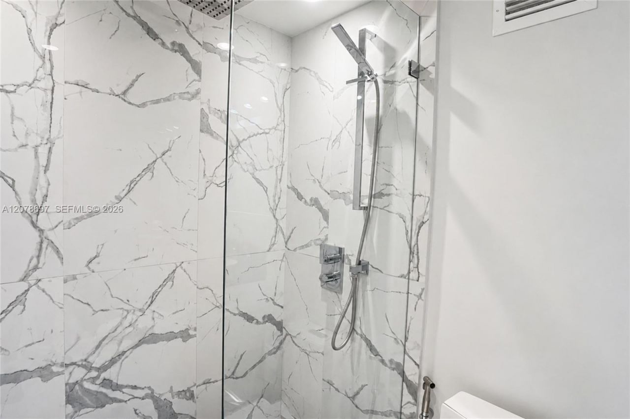 100 Lincoln Rd, Unit 1223, Miami Beach, FL 33139 Photo