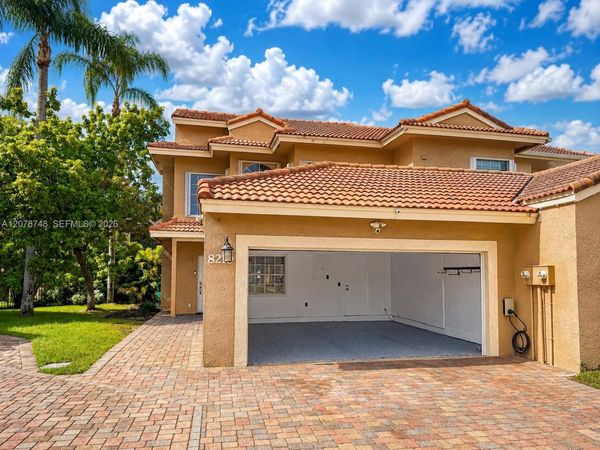 8210 NW 191st Ln , Unit 19L, Hialeah, FL 33015