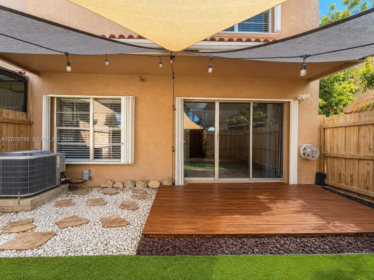 8210 NW 191st Ln , Unit 19L, Hialeah, FL 33015 Photo