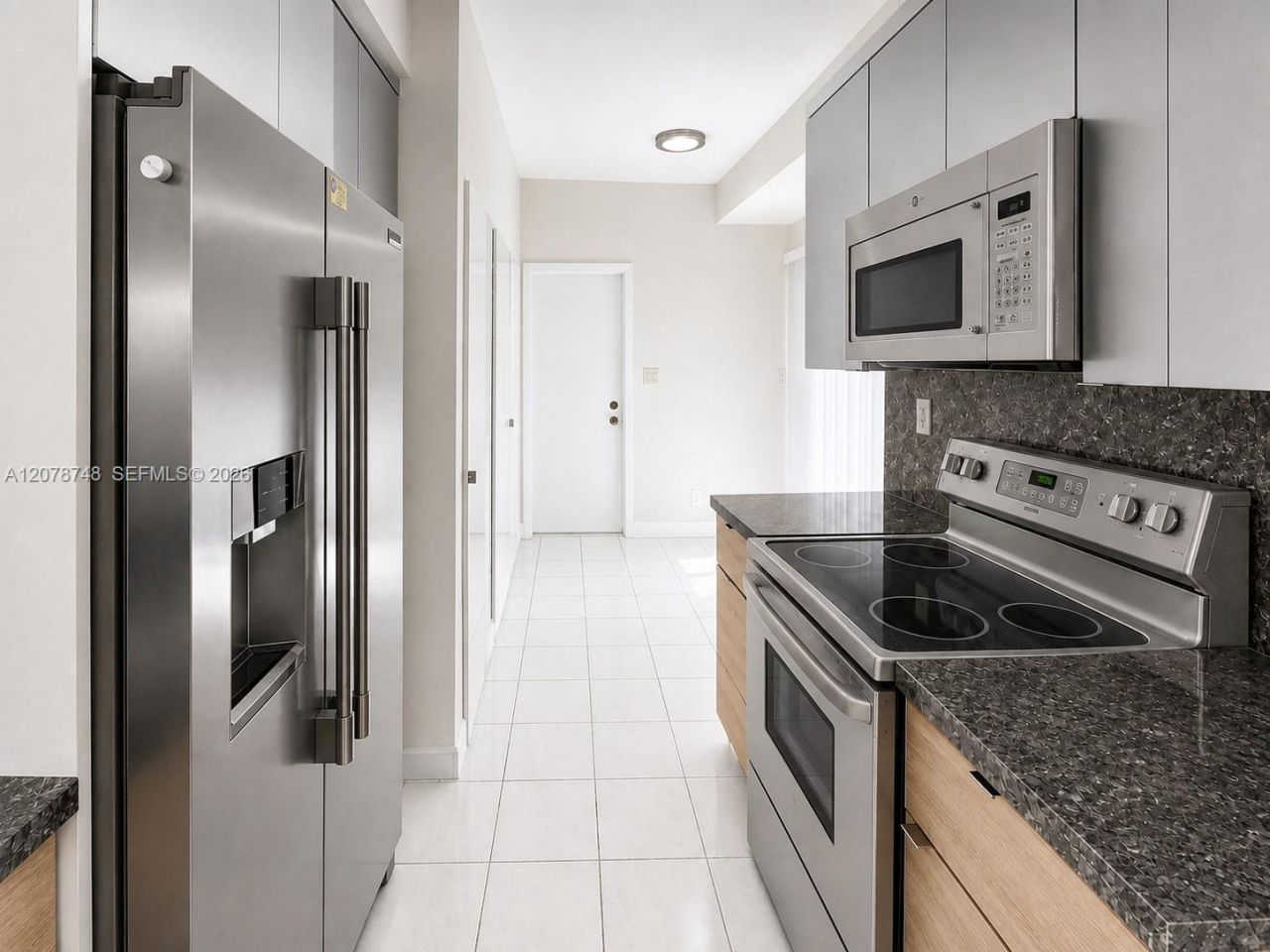 8210 NW 191st Ln , Unit 19L, Hialeah, FL 33015 Photo