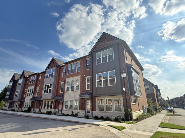 1191 Gateway Court , Northbrook, IL 60062