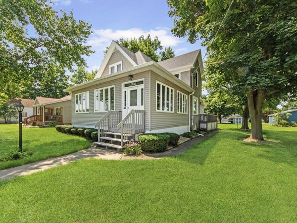 320 Walnut Street , Minonk, IL 61760