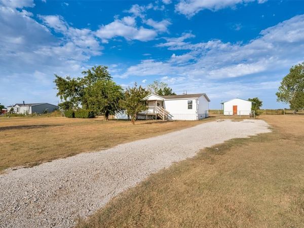 603 County Road 2133 , Valley View, TX 76272