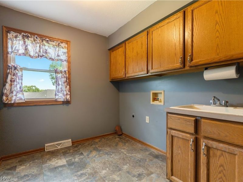 7284 Sugarwood Road NE, Canton, OH 44721 Photo 22