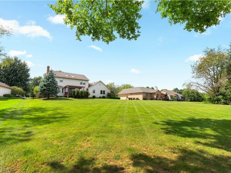 7284 Sugarwood Road NE, Canton, OH 44721 Photo 3