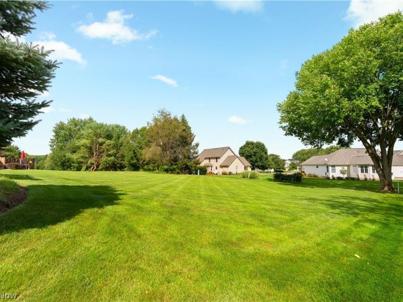 7284 Sugarwood Road NE, Canton, OH 44721 Photo 4