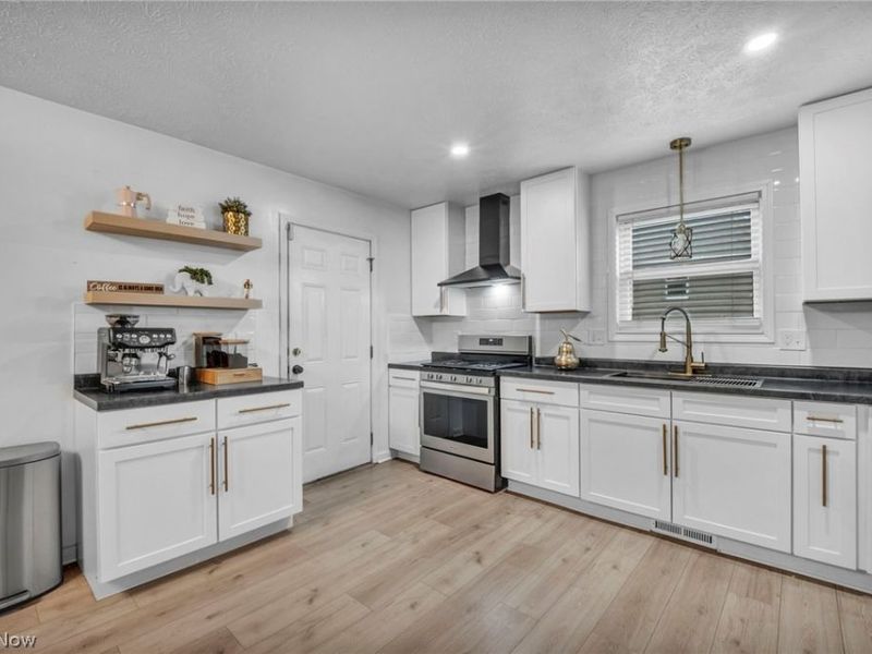 7712 Spafford Road, Cleveland, OH 44105 Photo 5