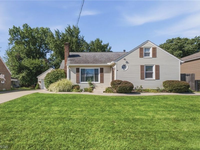 1743 Jefferson Road NE, Massillon, OH 44646 Photo 2