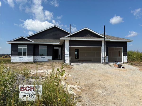 15 N Seven Oaks Road , North Liberty, IA 52317