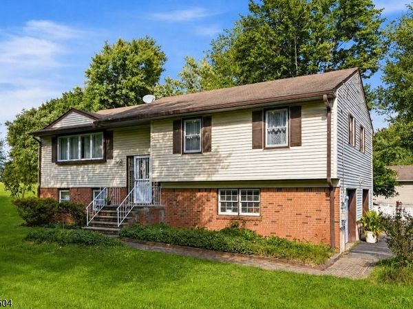 15 Mitchell Rd, Parsippany-Troy Hills, NJ 07054
