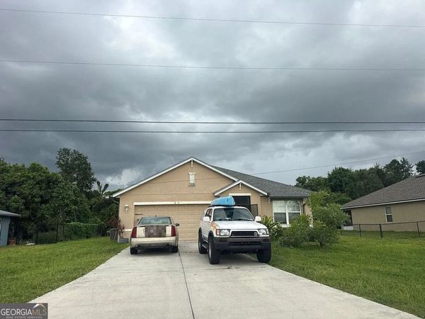 605 SW 7th Place, Cape Coral, FL 33991