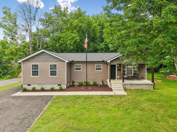 200 Cullum Ave , Dickson, TN 37055