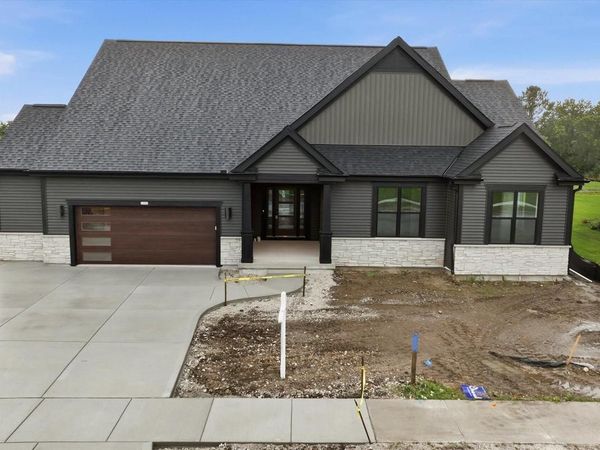 1322 Scotsland LANE, Oconomowoc, WI 53066