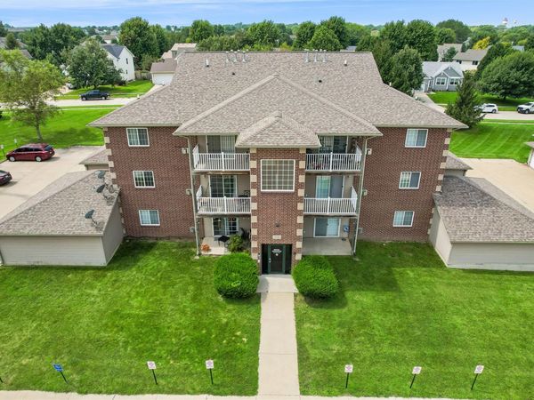 701 SE Dovetail Road, Unit 12, Grimes, IA 50111