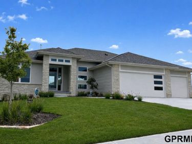 12043 S 45th Avenue, Bellevue, NE 68123