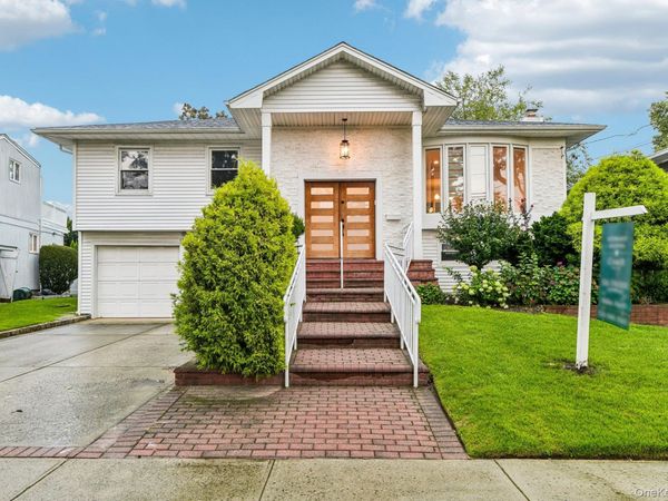 1114 Fordham Lane , Woodmere, NY 11598