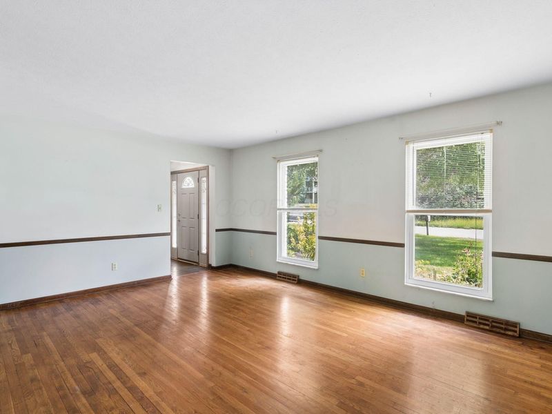1285 Noe Bixby Road , Columbus, OH 43232 Photo 2