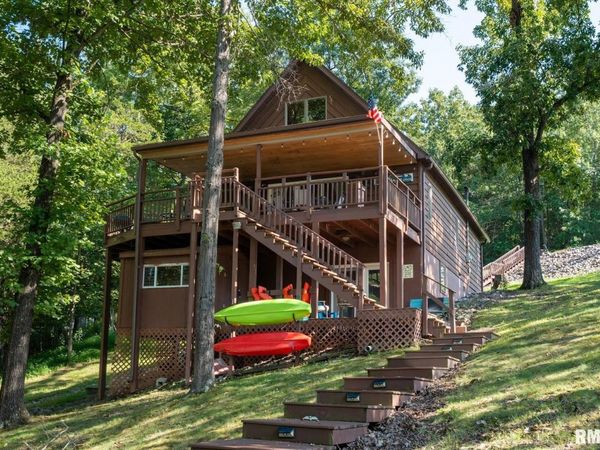 565 N LAKESHORE Drive, Goreville, IL 62939