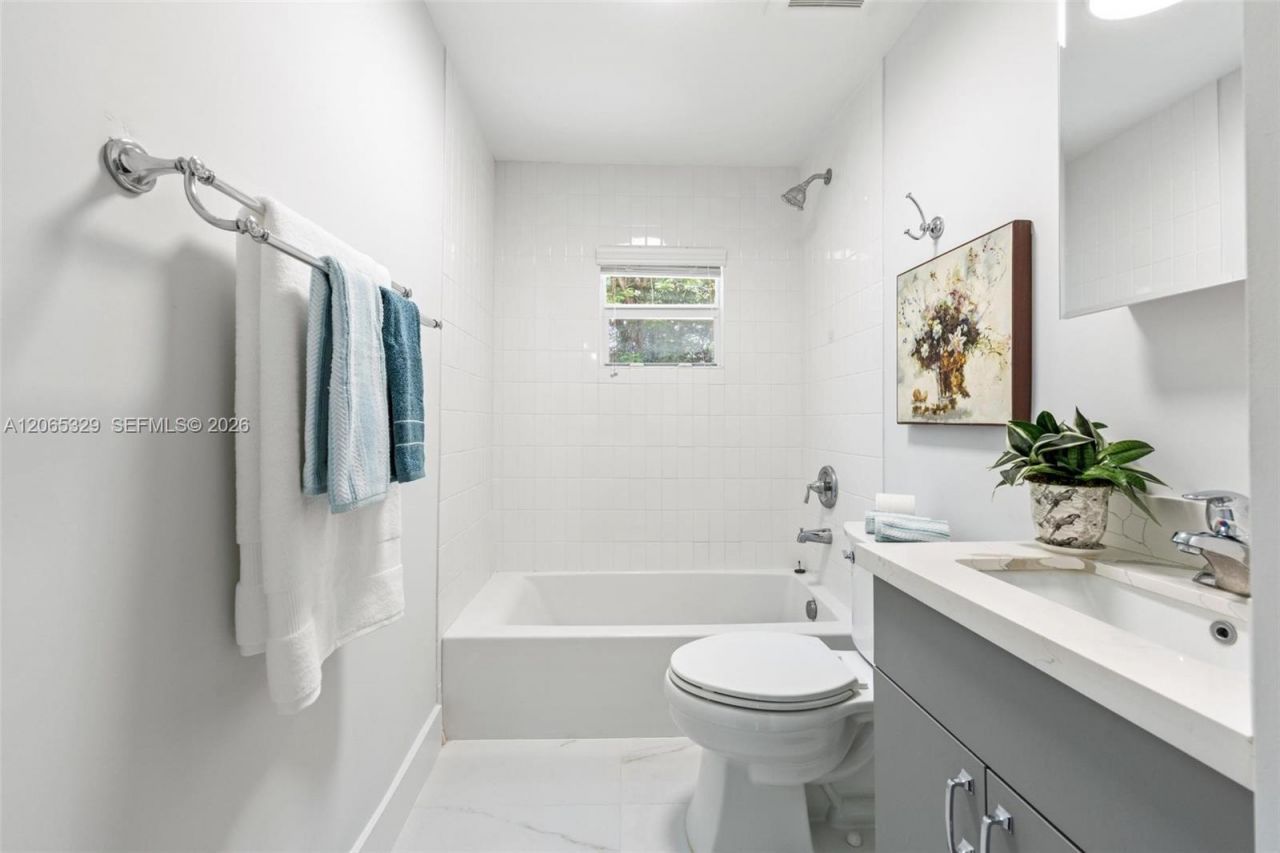 7121 SW 63rd Ave, South Miami, FL 33143 Photo