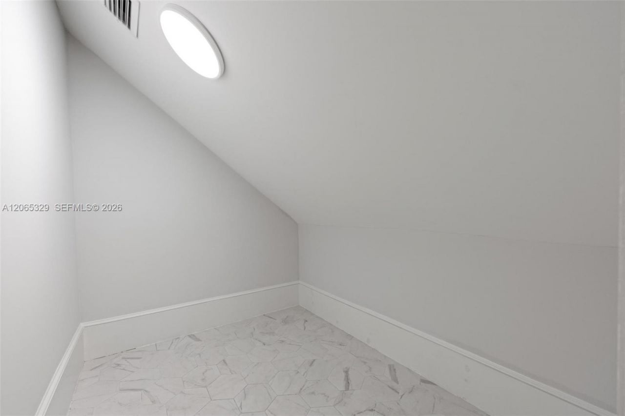 7121 SW 63rd Ave, South Miami, FL 33143 Photo